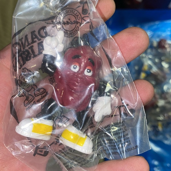 Hardee’s The California Raisins - Picture 2 of 3